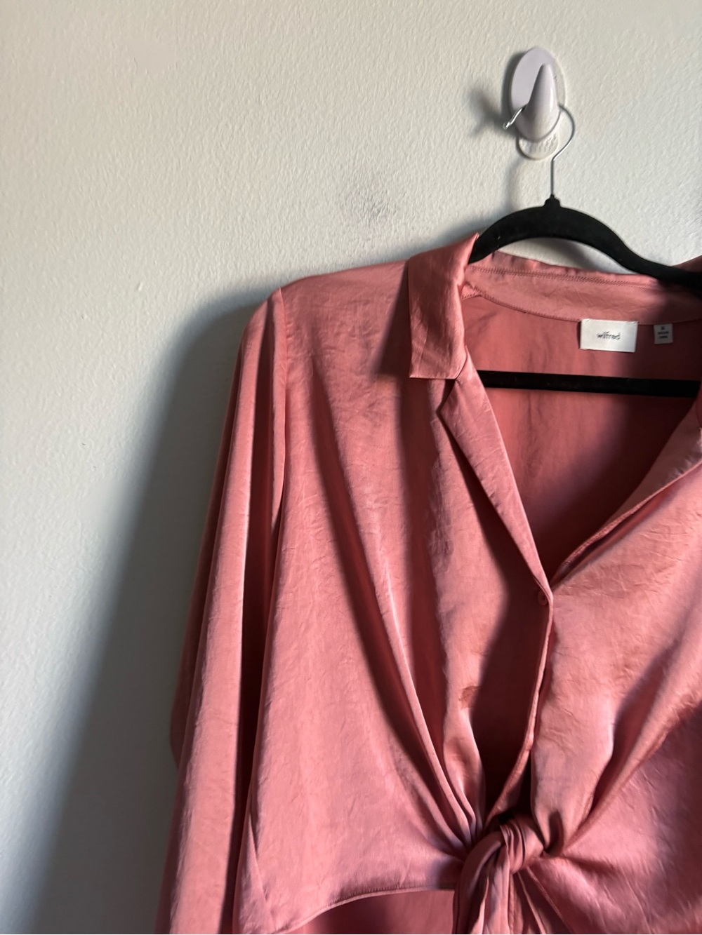 Aritzia Wilfred Sz M Satin Pink Tie Front Button Front Blouse - Picture 3 of 10